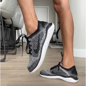 nike flyknit running shoes